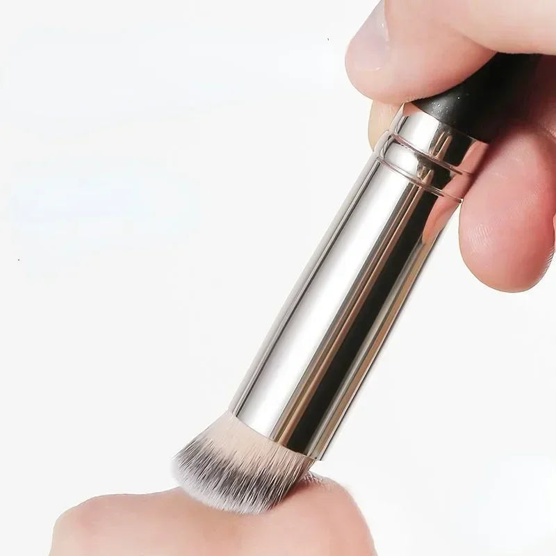 Foundation & Concealer Brush — Dense Contour Blending Brush