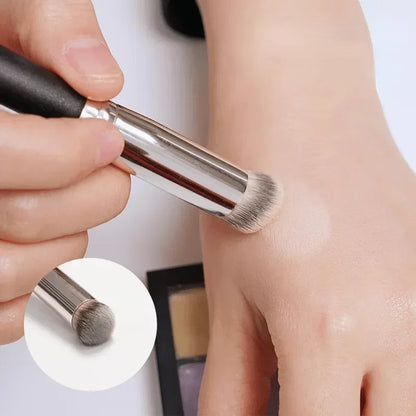 Foundation & Concealer Brush — Dense Contour Blending Brush