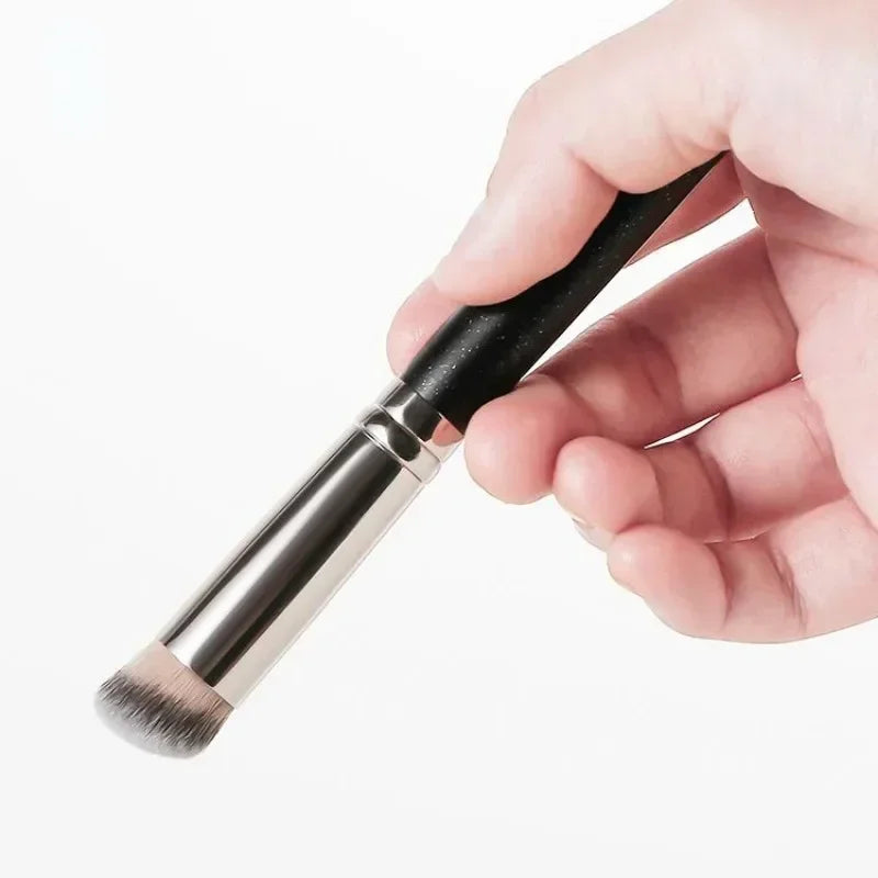 Foundation & Concealer Brush — Dense Contour Blending Brush